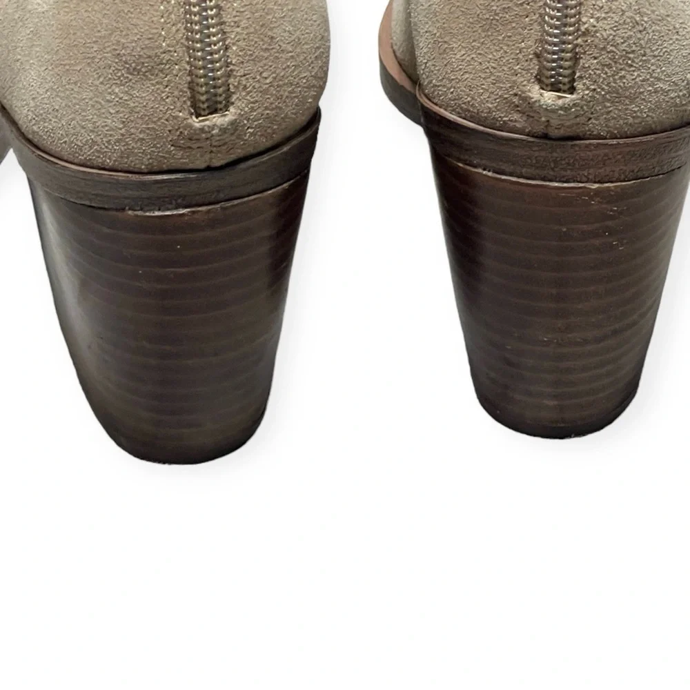 Vince Camuto tan suede ankle booties size 9.5